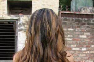 Балаяж на темные волосы: фото Карамельный балаяж на русые волосы