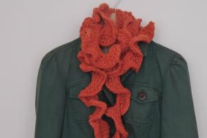Вяжем спицами и крючком ажурные шарфики и шарфы — из зеленой пряжи