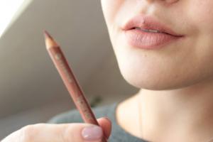 Что следует знать, выбирая карандаш для губ Лучшие карандаши для губ отзывы
