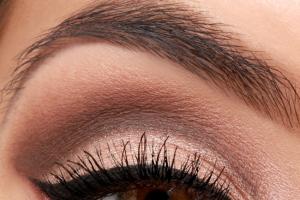 Свадебный макияж для карих глаз: советы и фото Свадебный макияж для карих глаз брюнеток